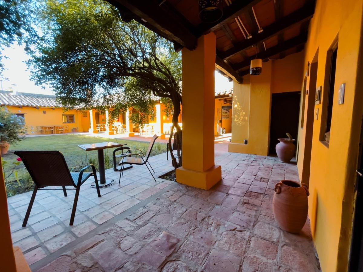 La Casona De Moldes Hotel Coronel Moldes Eksteriør billede